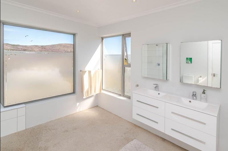 4 Bedroom Property for Sale in Crofters Valley Western Cape